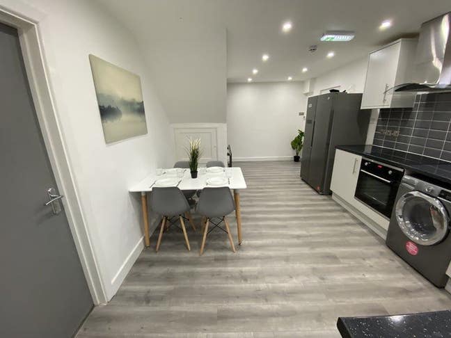  🌟 New Modern Ensuite Rooms, Bills inc 🌟 Main Photo