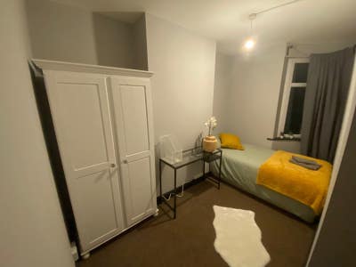 Just 2 Mins from Canons Park Station Main Photo
