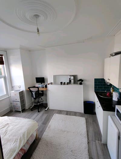 Short term let 27 Aug to 11 Oct (flexible) Main Photo
