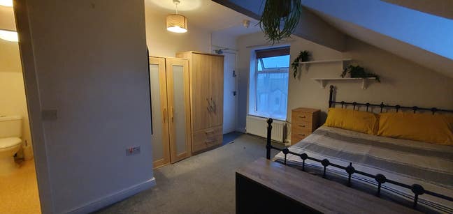 Double ensuite, no deposit, great location Main Photo