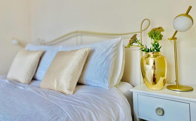 Peaceful Garden Home in Richmond – Double Room  Main Photo