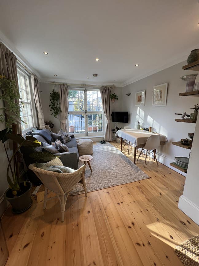 Spare room in two bed flat  Main Photo