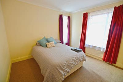 Affordable professional house share, fully furnish Main Photo