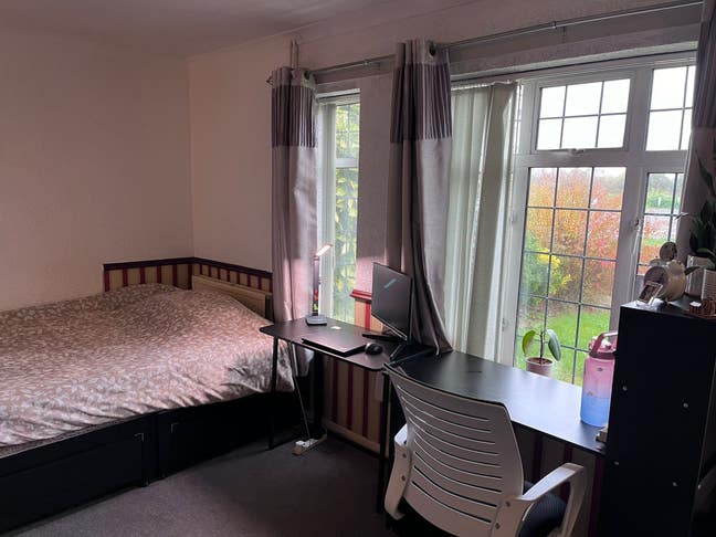 King Size Room Available for Couple  Main Photo