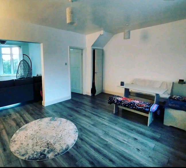 Recently renovated property room to rent Main Photo