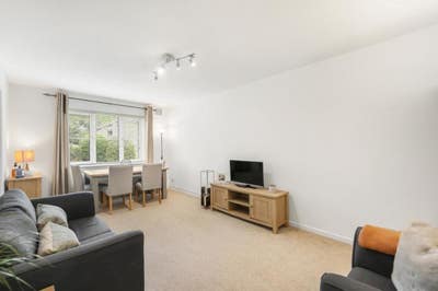 1 bedroom flat to rent in Clapham Main Photo
