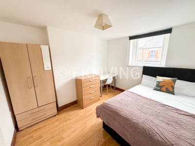Young Professional house share - BILLS INC Main Photo