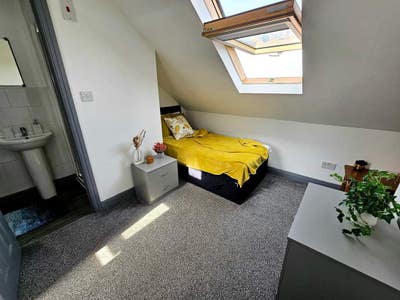 1 single room in share house in DN5 Main Photo