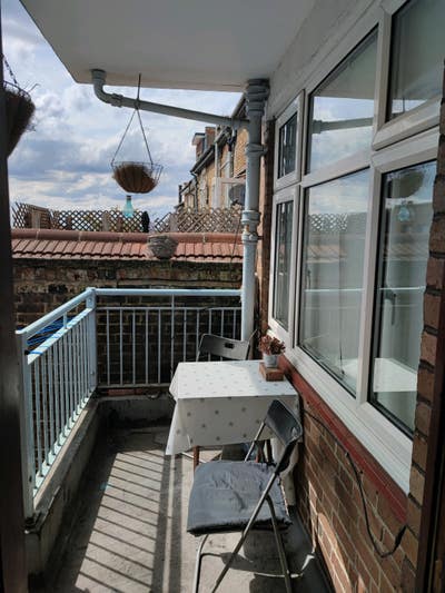 Cozy Single  Room  for Rent in Golders g Main Photo