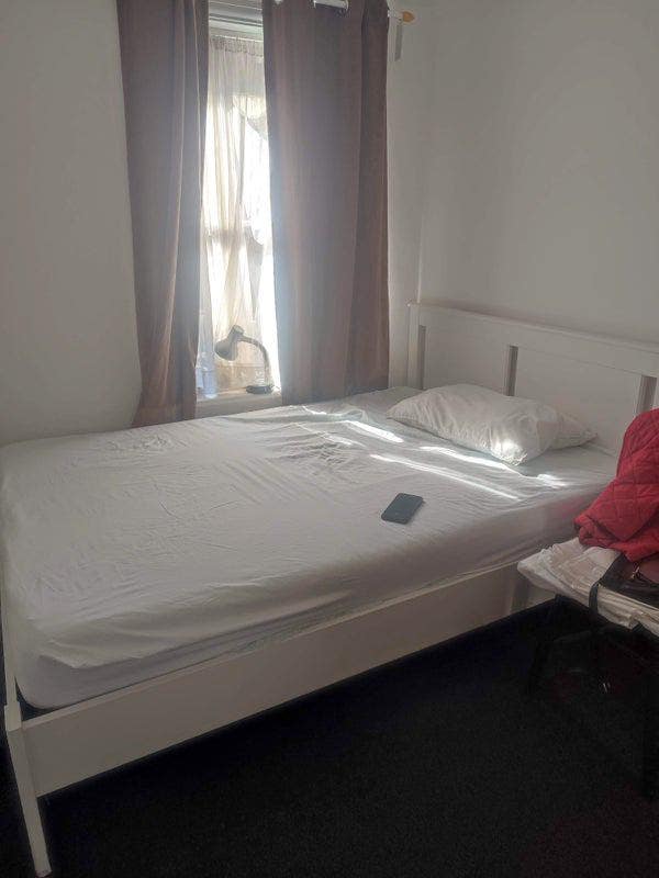 Nice spacious room in Hatton Garden Main Photo