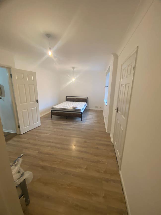 3 double rooms for rent - 1 x en-suite  Main Photo