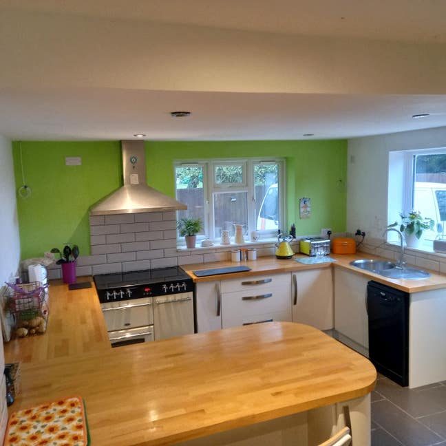 Room in village location, short lets considered Main Photo