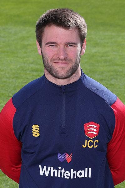 Looking to room rent Main Photo