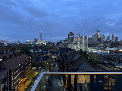 One Room available in a Top floor new build flat Main Photo