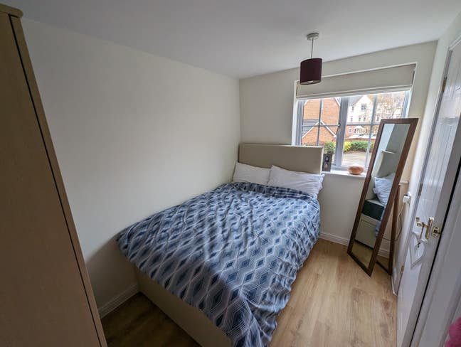 Small Double room in Thatcham near the station Main Photo
