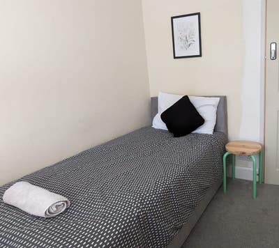 Single  room  in a Shared House  Main Photo