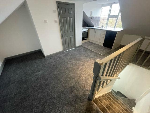 Un-furnished studio flat to rent, all bills inc Main Photo