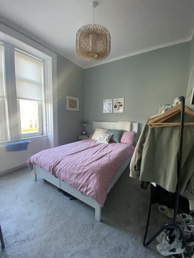 Room in Beautiful 2 bed flat  Main Photo