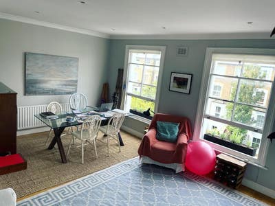 Spacious 2 bed 2 bathroom split-level maisonette Main Photo