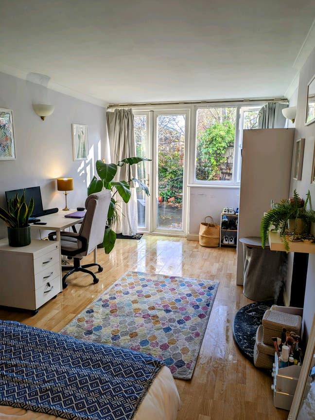 Large double room in Angel Main Photo