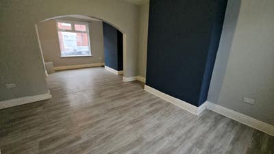 2 bed house,Salford,near uni, transport city centr Main Photo