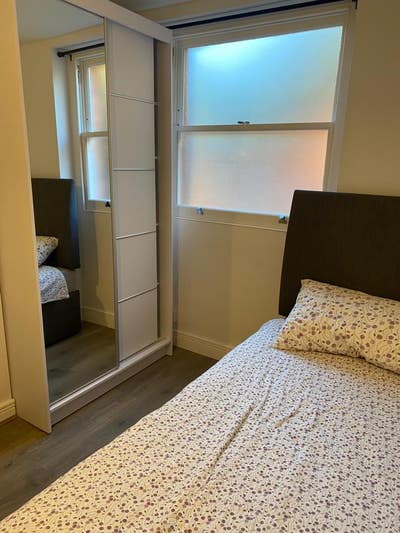 Lovely small single room in Ealing broadway Main Photo