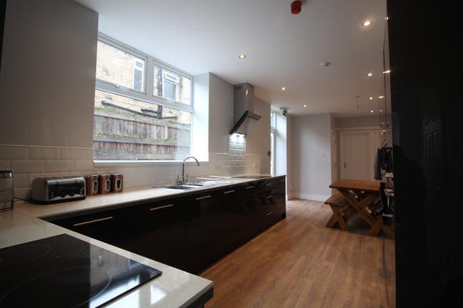 * Stunning Kitchen  * Great Housemates Main Photo