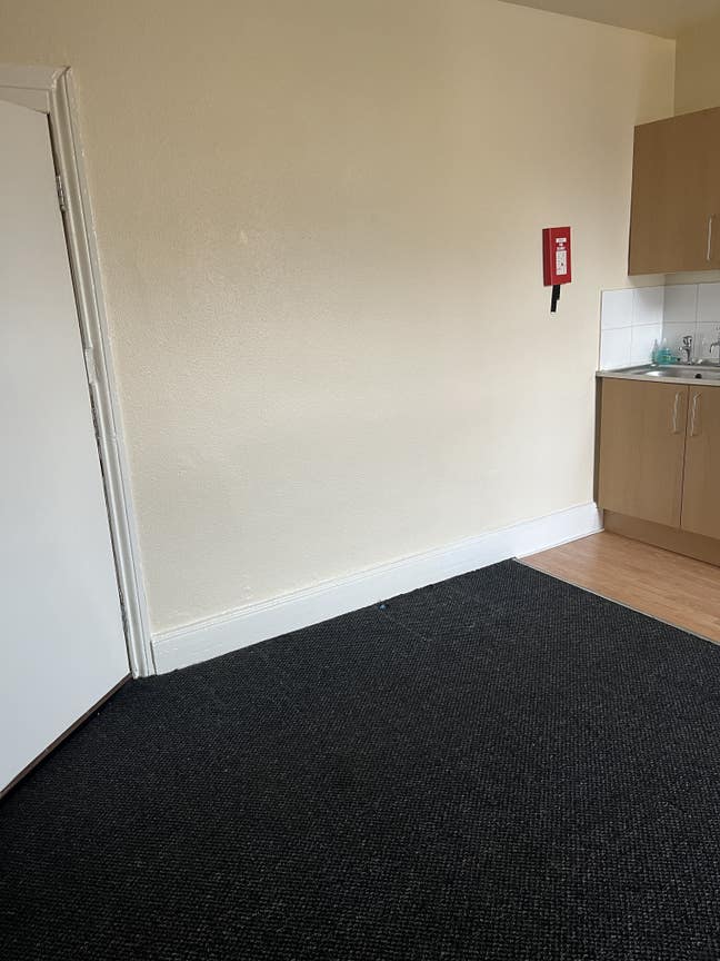 Single bedsit  Main Photo