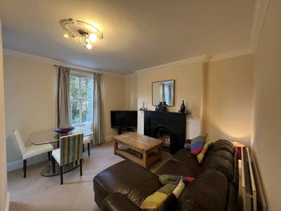 2 Bed Flat town centre (couple/2 friends ideal) Main Photo