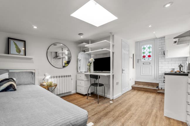 🏡Studio Flat, Just Yards from the Gym 🏡 Main Photo