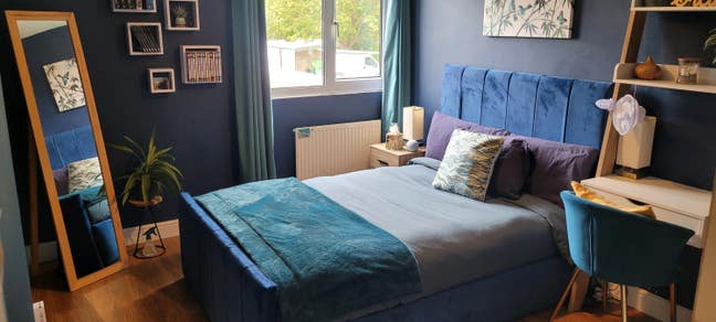 Beautiful Luxury Double Bedroom + WiFi inc Main Photo