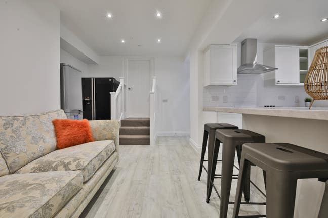 Beautiful House carlt Main Photo