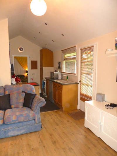 Self Contained Lodge Monday-Friday Only Main Photo