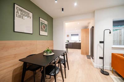 Macclesfield Professional Home!! Main Photo