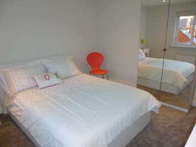 Double room - beautiful large house with parking Main Photo