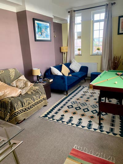 Double room in large 3 bed flat with roof terrace  Main Photo
