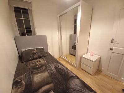 Single Room, Smart TV, 1TB Wifi, Weekly Cleaner Main Photo