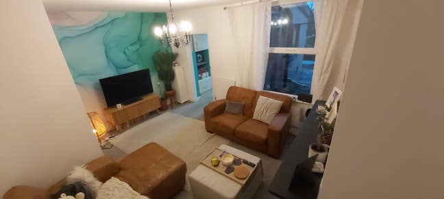 Beautiful home - 1 double room available Main Photo