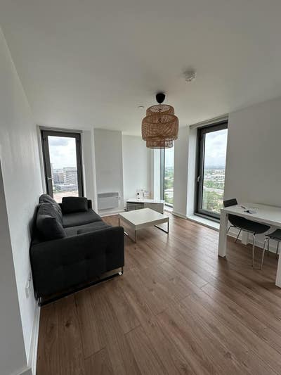 Ensuite Double Bedroom - Media City Main Photo