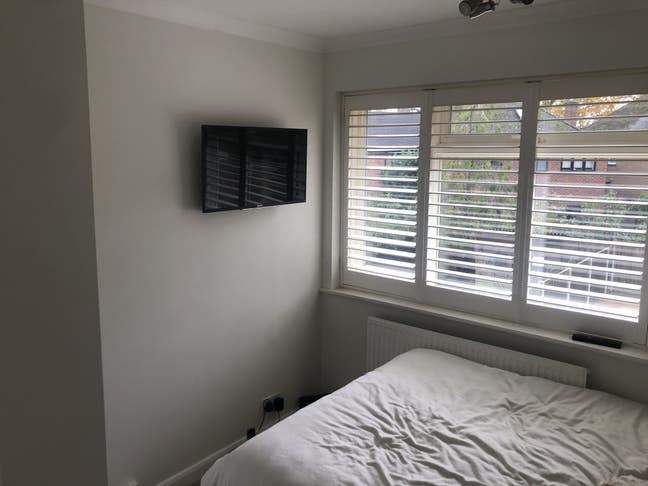 One double bedroom available  Main Photo