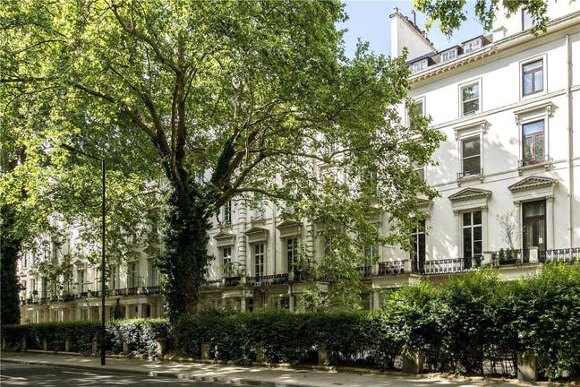 Beautiful prime, large studio flat, bills included Main Photo