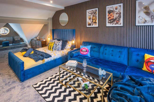 Couples Welcome Luxury Apartment 1 of 1 RG2 📍⭐️ Main Photo