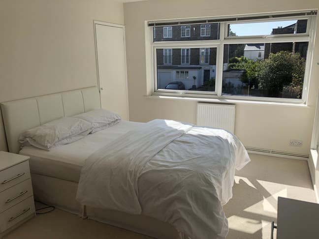 *Read Description* Mon-Fri Bedroom in Sutton Main Photo