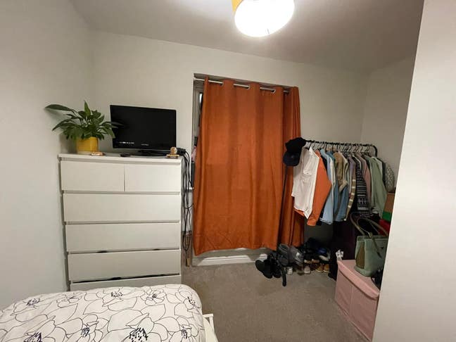 Singles room for rent  Main Photo