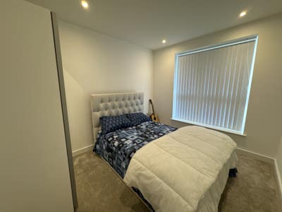 Spacious room with a private bathroom Main Photo