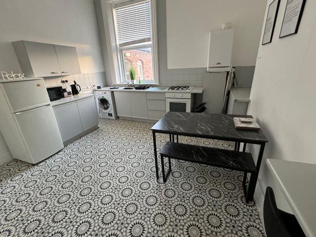 Large Spacious Room Westgate NE4 Main Photo