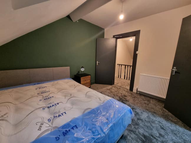 Luxury ensuite room in Prime Location Main Photo