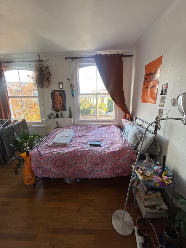 31 July - Mid Sept sublet (flexi) in queer house  Main Photo