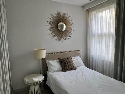 Mon-Fri* Designer Double Room in Modern house   Main Photo