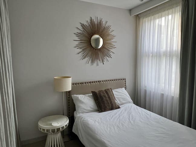 Mon-Fri* Designer Double Room in Modern house   Main Photo